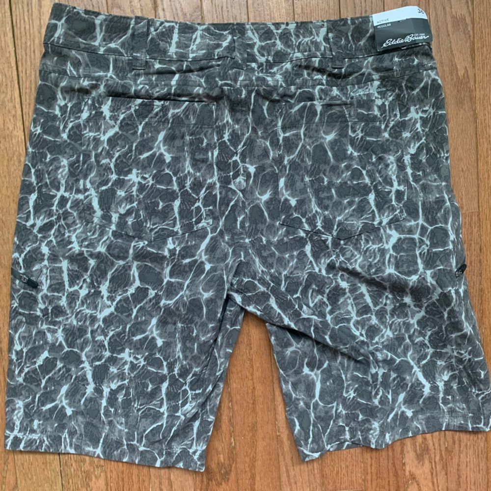 NWT Eddie Bauer Guide Pro Short size 36